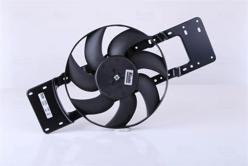 Évitez la surchauffe : Ventilateur de radiateur Nissens pour Clio 85499