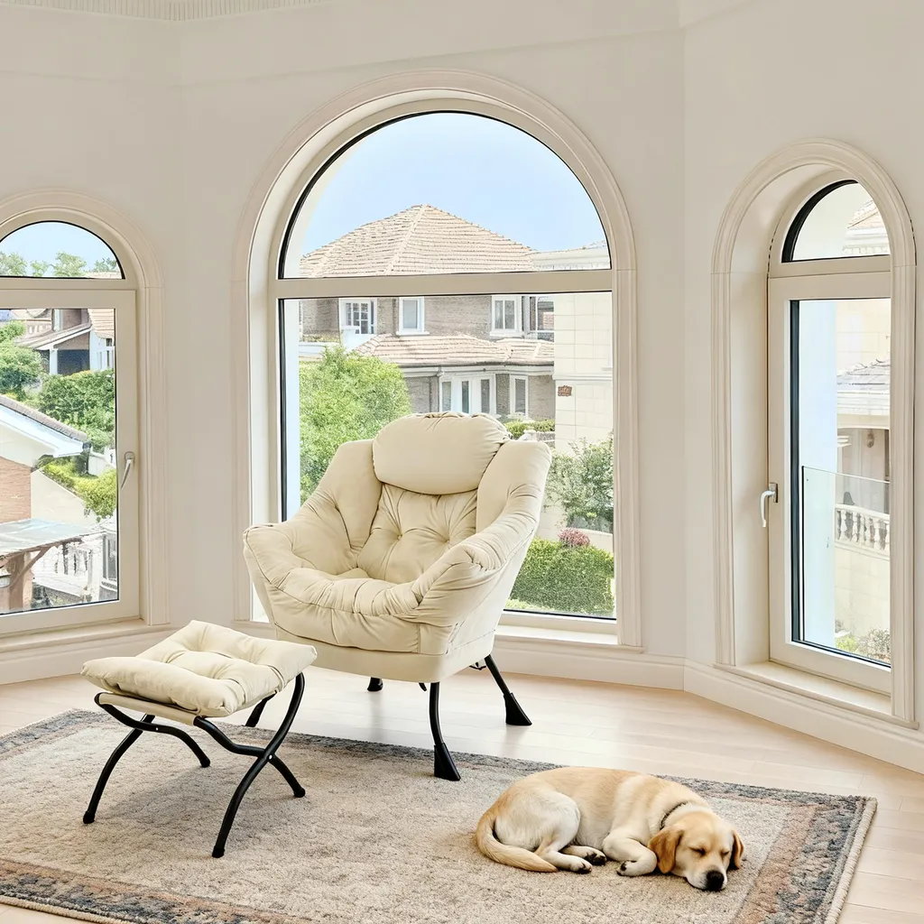 Fauteuil de lecture beige avec pouf - Siège relaxant pour salon cosy