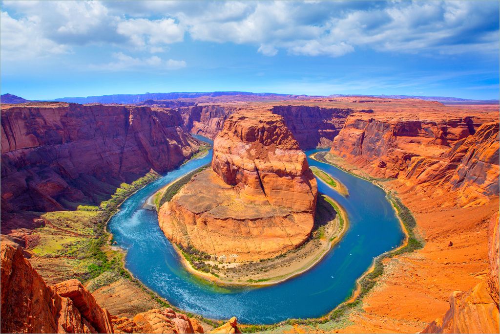 Wallario Premium Vliestapete Fototapete Hufeisenförmiger Mäander des Colorado River in der Größe 400 x 267 cm, extra dick, wird in 5 Teilen gel...