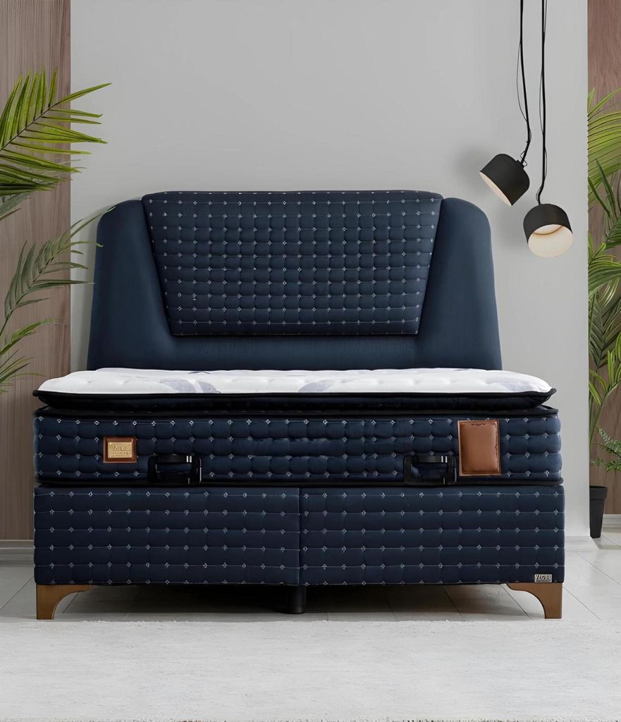 Blaues Bett mit Matratze aus Textil und Holz, modernes Design