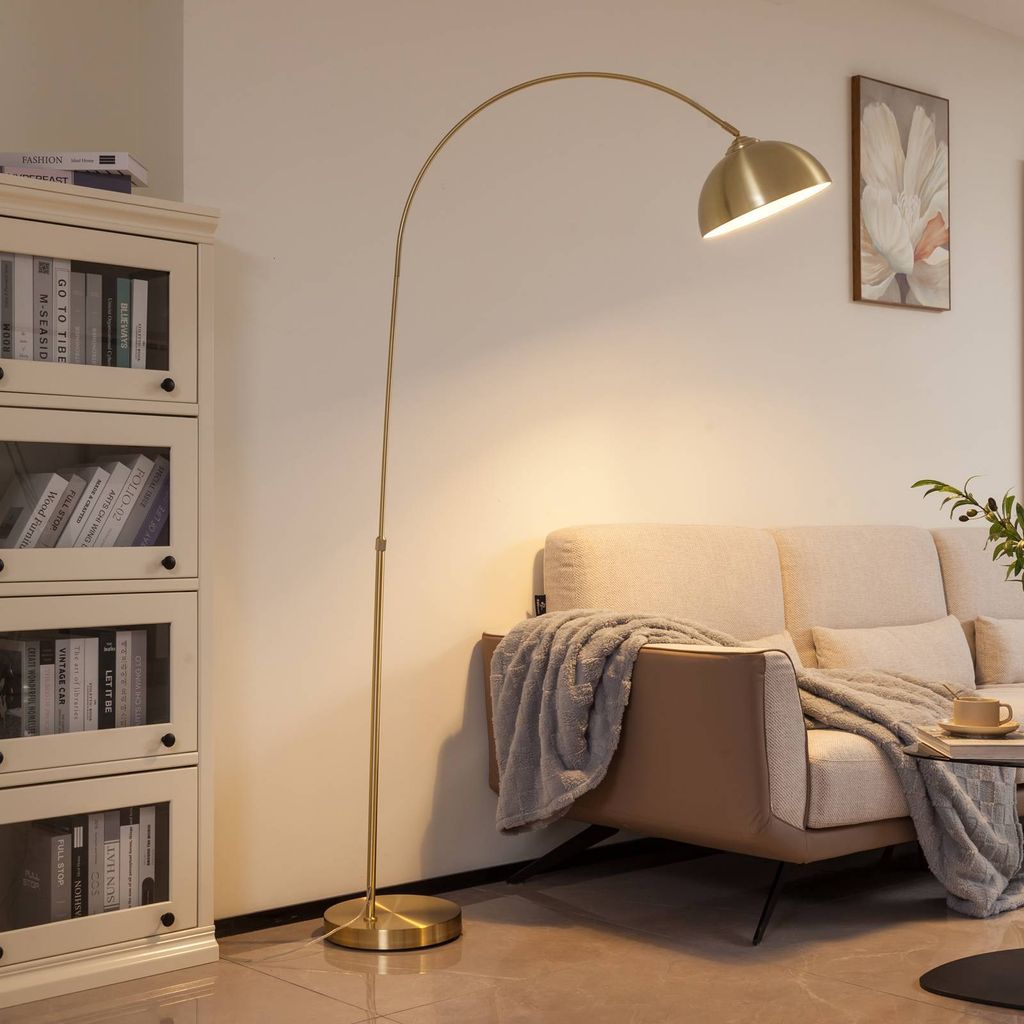 Lindby Bogenlampe Lennart, messing, höhenverstellbar, E27 Produktbild 