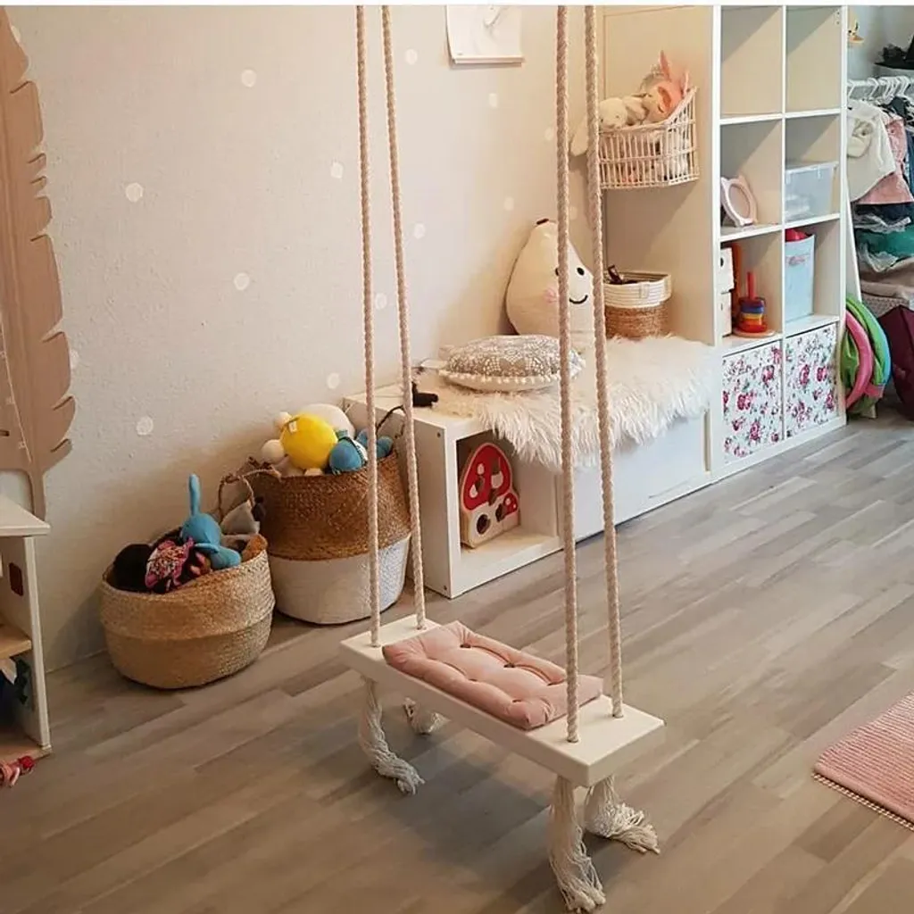 Balançoire de chambre en planche bois et assise textile rose poudré - 5