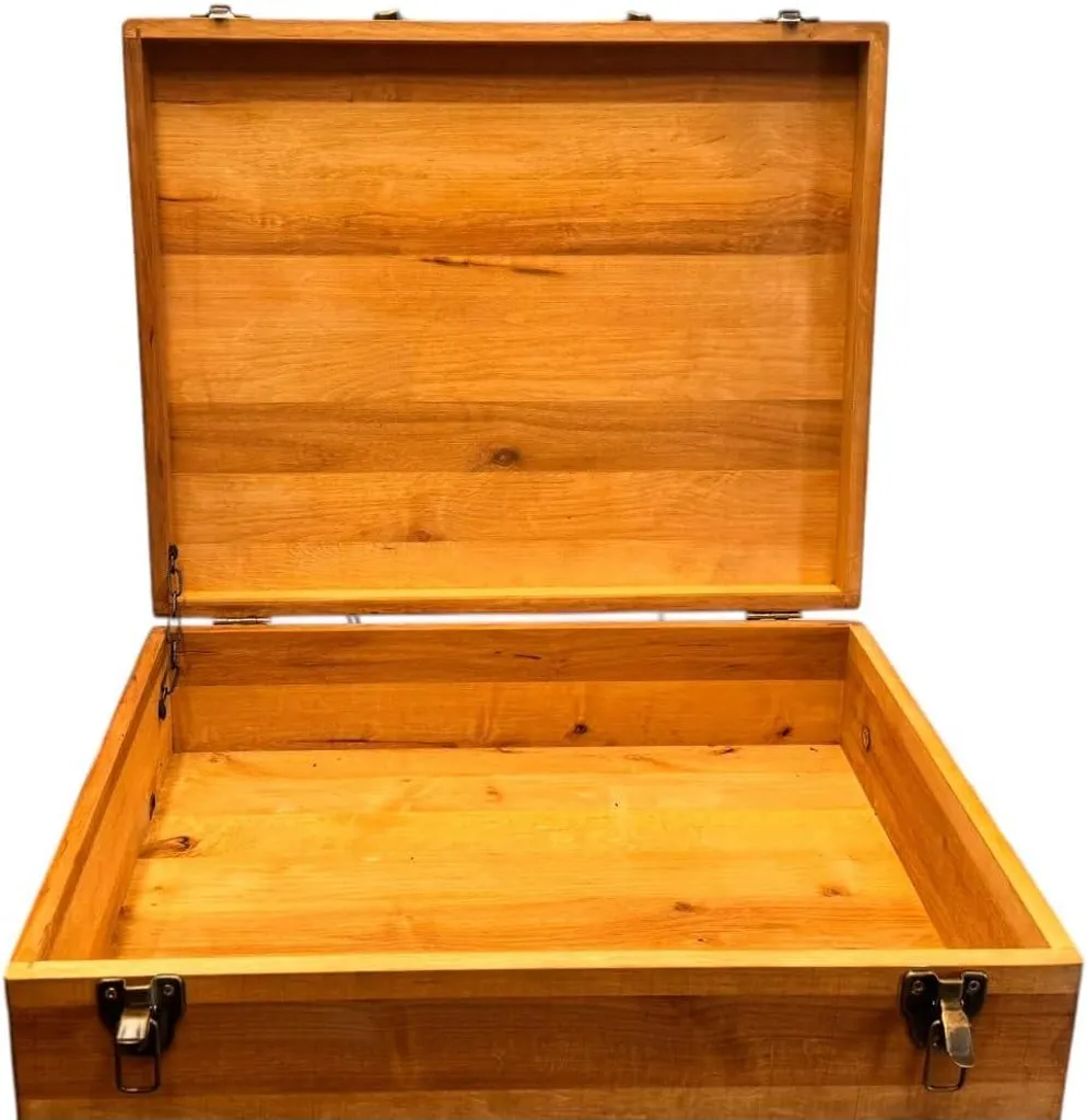 Table basse en bois patiné style brocante pour poser vos objets