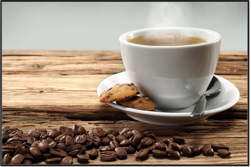 Wallario Wandbild Heiße Tasse Kaffee mit Kaffeebohnen, Größe: 61 x 91,50 cm, Poster mit schwarzem Aluminiumrahmen