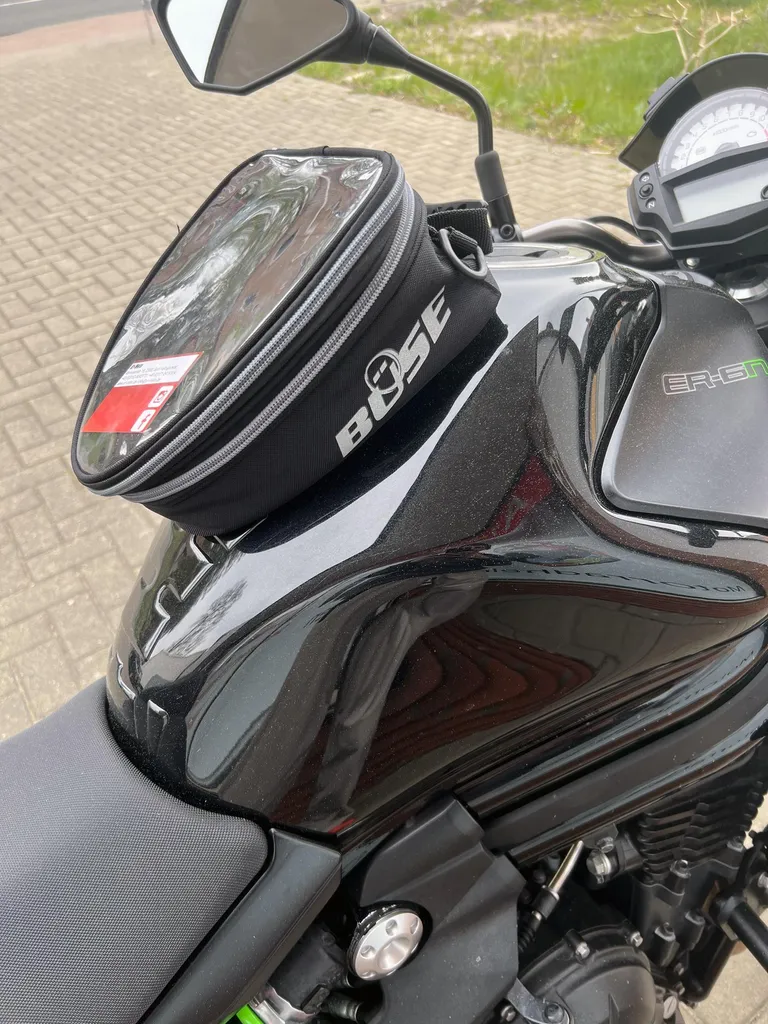 Borsa Moto Büse da Serbatoio Nera: Caratteristiche 1200D e Fissaggio Magneti