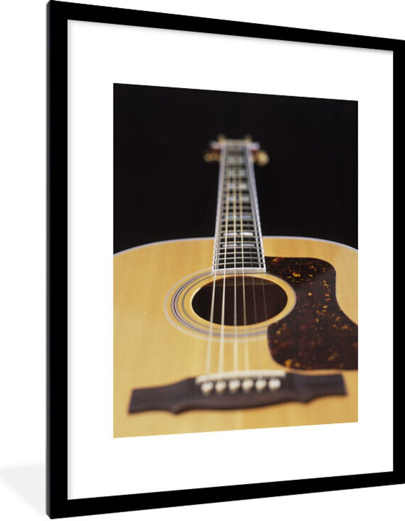 MuchoWow Gerahmtes Poster Eine liegende akustische Gitarre 60x80 cm - Poster mit Schwarzem Bilderrahmen Wandposter Rahmen Foto Bilder - Wohnzimme...