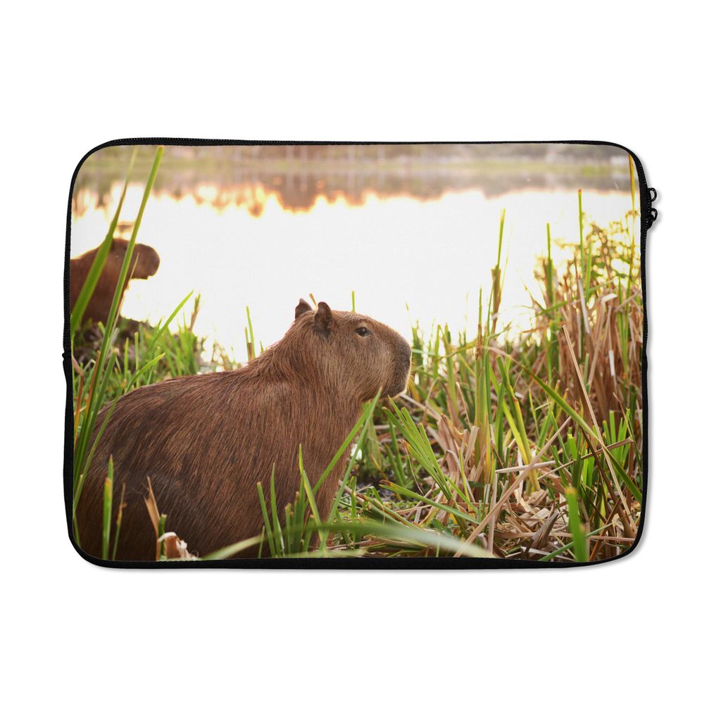 MuchoWow Laptop Hülle 14 ZollEin Capybara zwischen dem hohen Schilf Laptoptasche - Laptoptasche - Stoßsicher - Schutzhaube