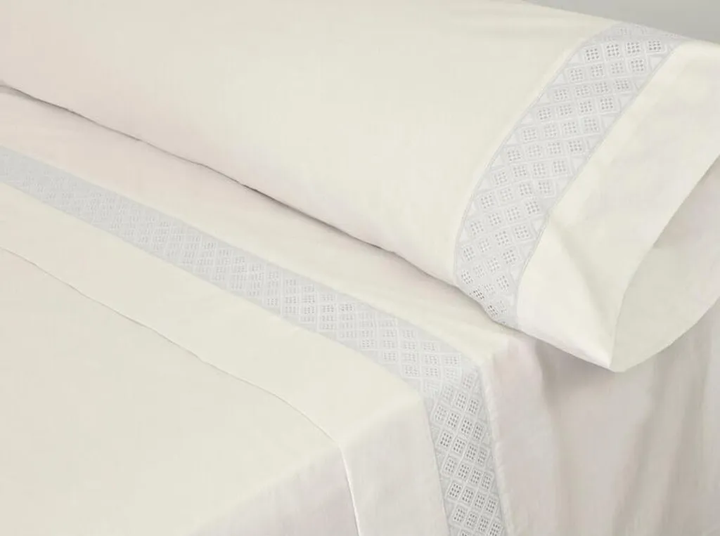 Parure de lit Pierre Cardin Elisa 200x200 cm moutarde avec taies d'oreiller