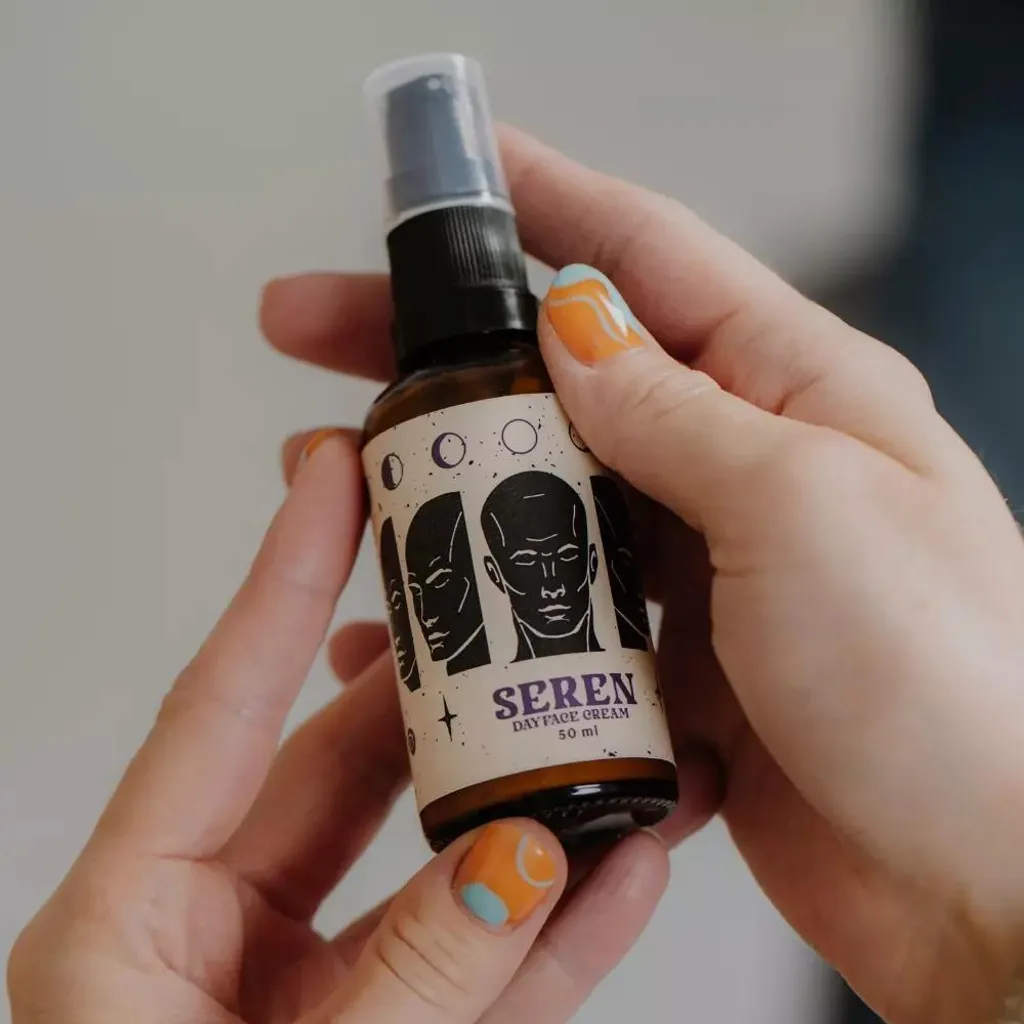 Recensione Seren Elementum: La Crema Viso Opacizzante Definitiva