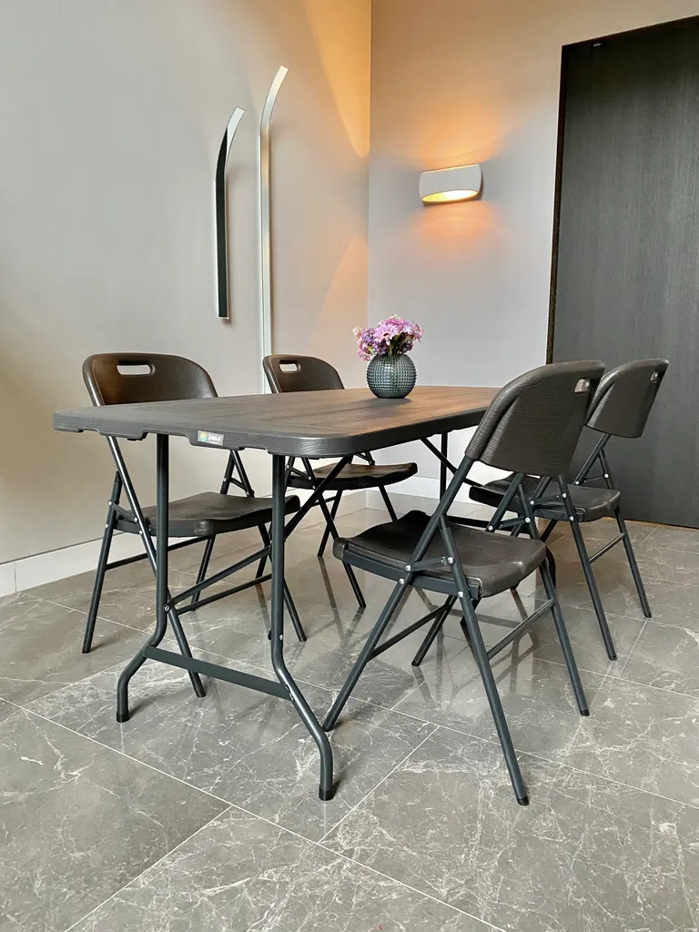 Tavolo pieghevole Rijoka da campeggio in legno - tavolo da campeggio pieghevole - 70x180cm - per 6-8 persone - taupe