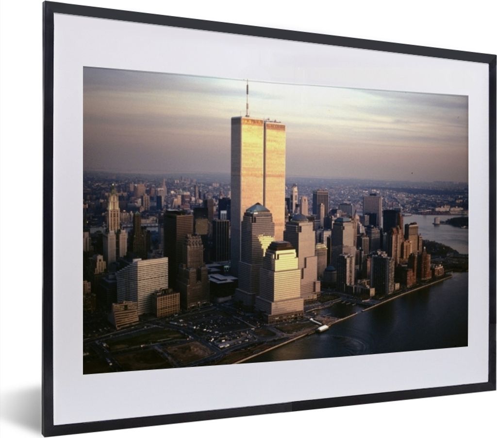MuchoWow MuchoWow Gerahmtes Poster Luftaufnahme des World Trade Center in Manhattan über dem Hudson River in New York 40x30 cm - Poster mit zc...
