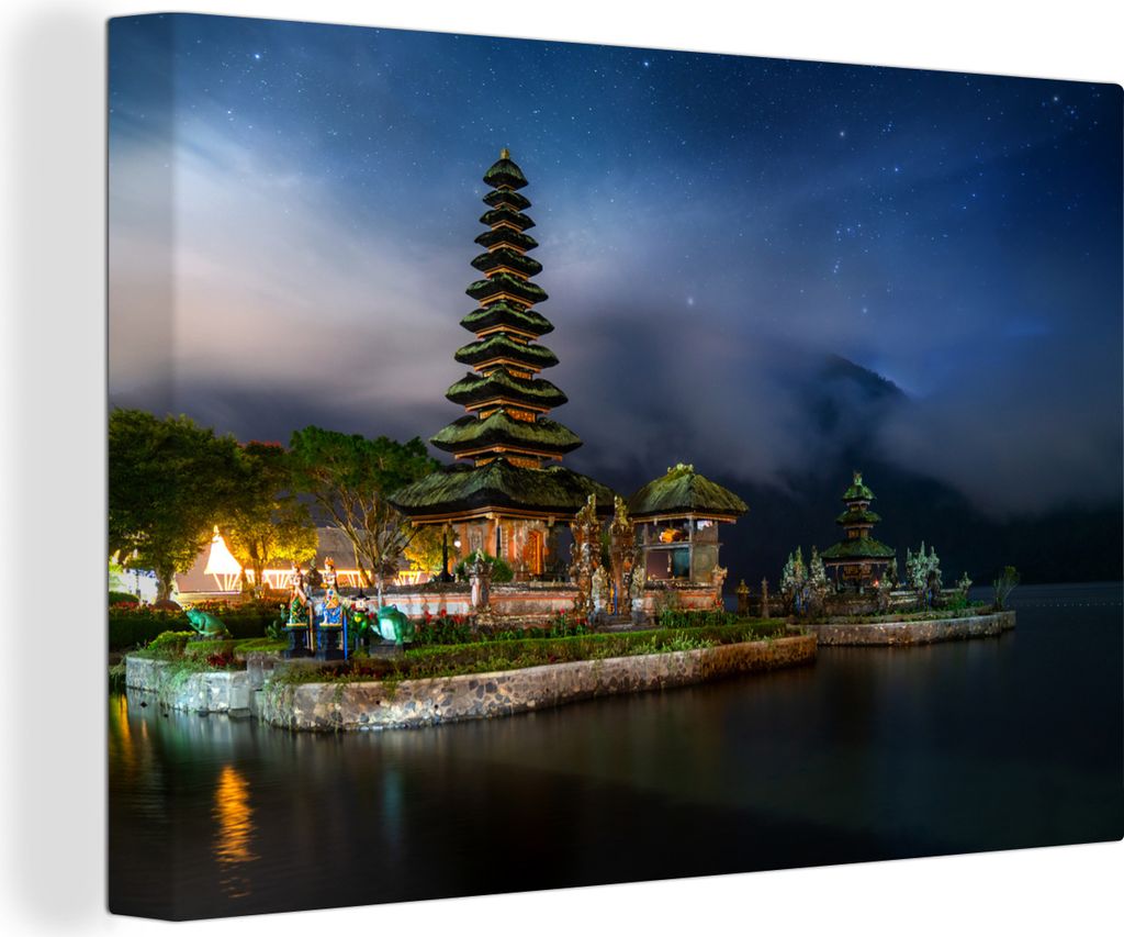 OneMillionCanvasses - Leinwandbilder - 140x90 cm, Der Pura Ulun Danu Bratan-Tempel auf Bali bei Nacht, Wandbilder Kunstdruck Wanddekoration