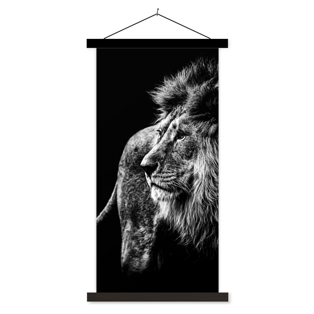 MuchoWow Textilposter Tiere - Wild - Löwe - Schwarz - Weiß 90x180 cm mit schwarzem Rahmen - Dekoration Wohnzimmer