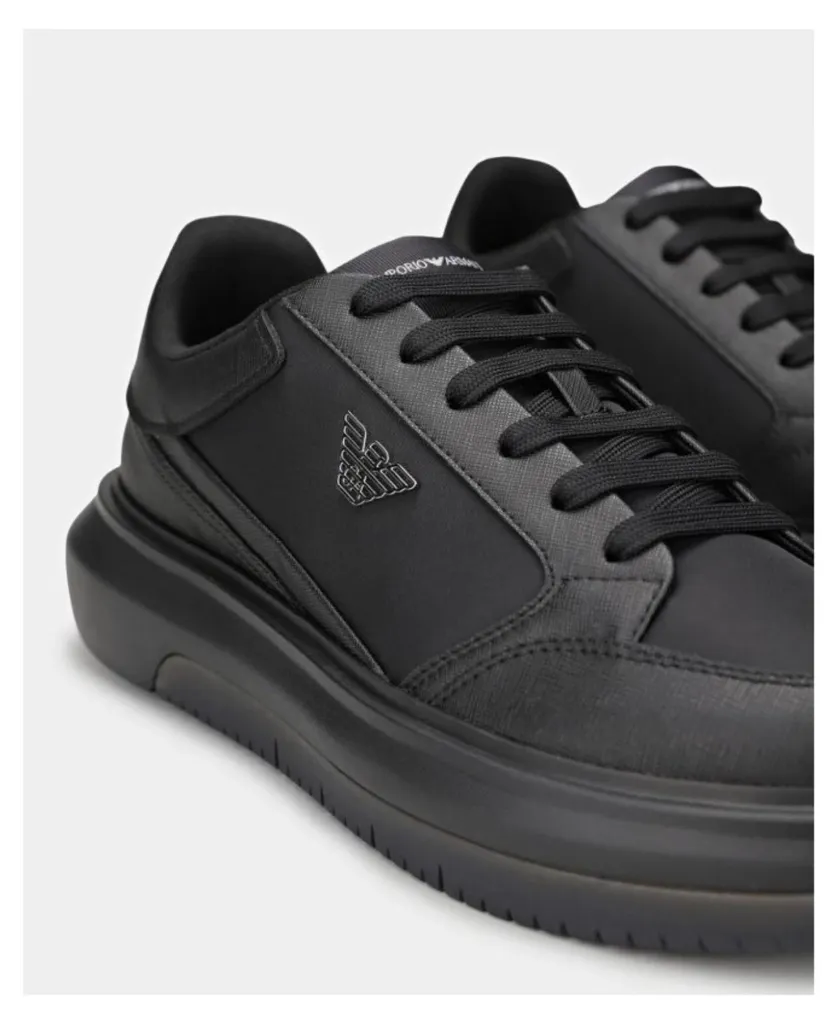 Chaussures Armani X4X633XR325K001 : Le Choix Idéal pour le Bureau ou Sortie