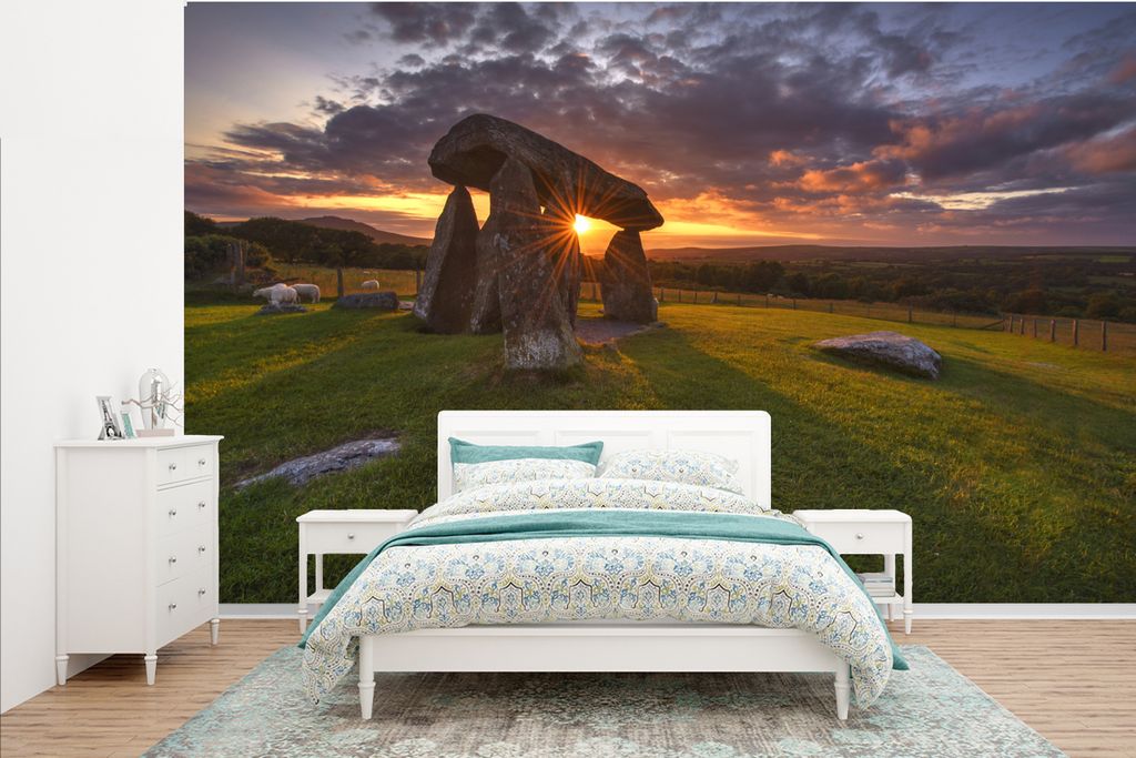 MuchoWow Fototapete für Wohnzimmer oder Schlafzimmer Wandtapete Vinyl Motivtapete Ein Dolmen in Wales - 385x240 cm - Schlafzimmer-Tapete