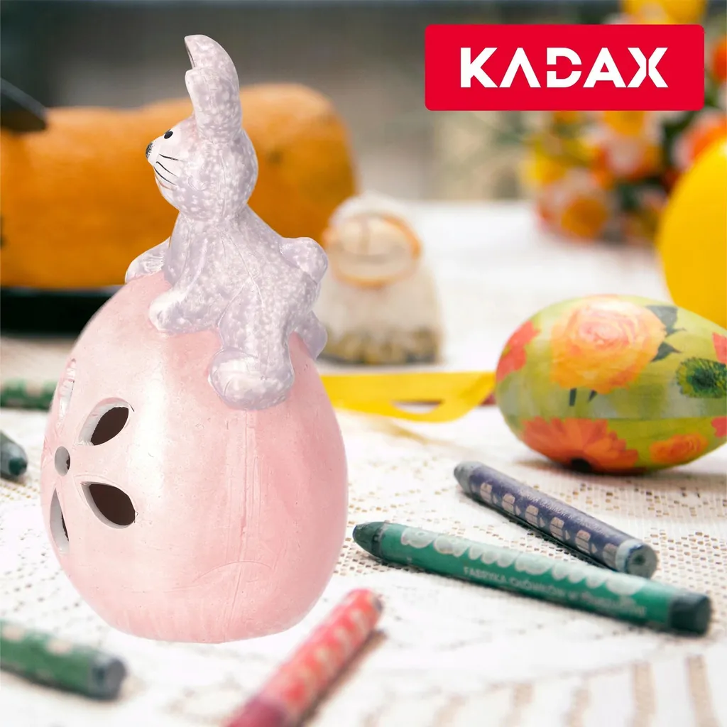 Décorer Table de Pâques avec ce Lapin en Céramique Rose Assis sur Œuf - 2