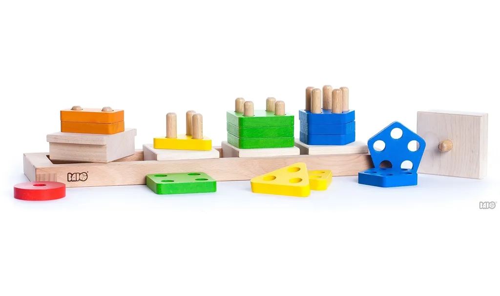 Jeu éducatif Bajo : apprendre les formes avec la pyramide en bois