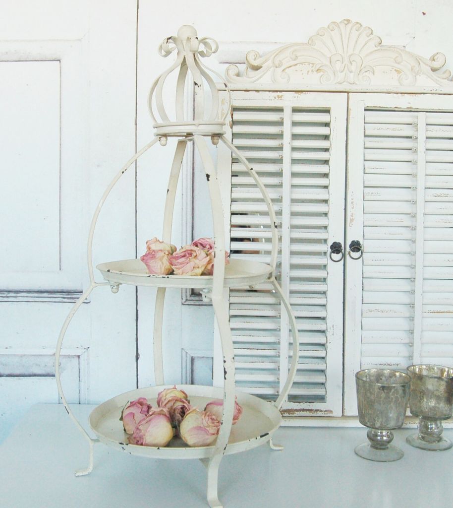 Zauberhafte Etagere mit Krone im antiqueweiß Shabby Chic Produktbild 