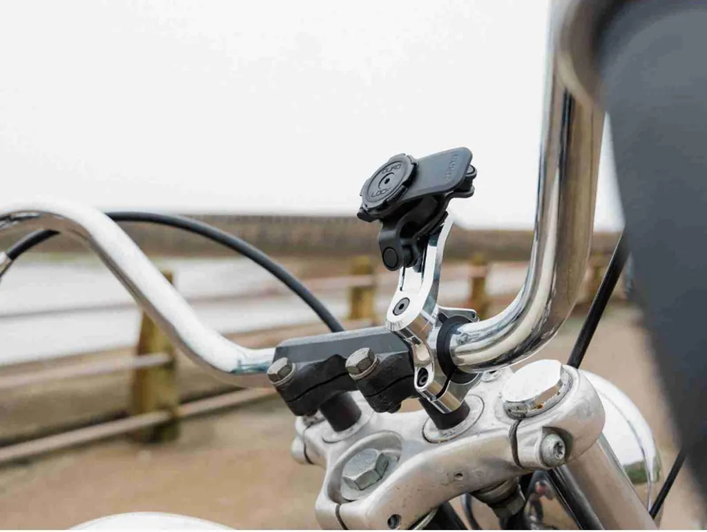 Support Moto Quad Lock Chrome avec Verrouillage de Sécurité Double Étage