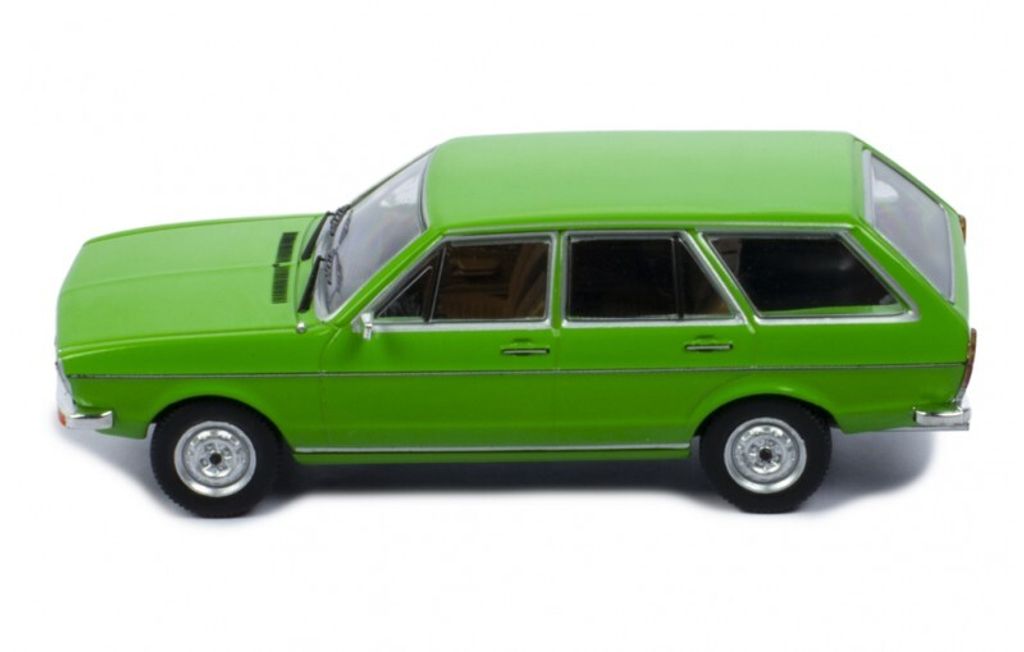 Ixo Models CLC448 VW Passat Variant LS Kombi 1975 grün 1:43 Produktbild 11