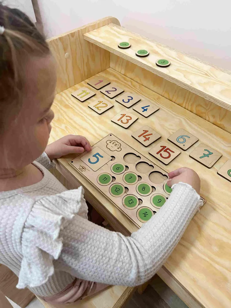 Apprendre à compter facilement avec le kit Montessori bois 1-10