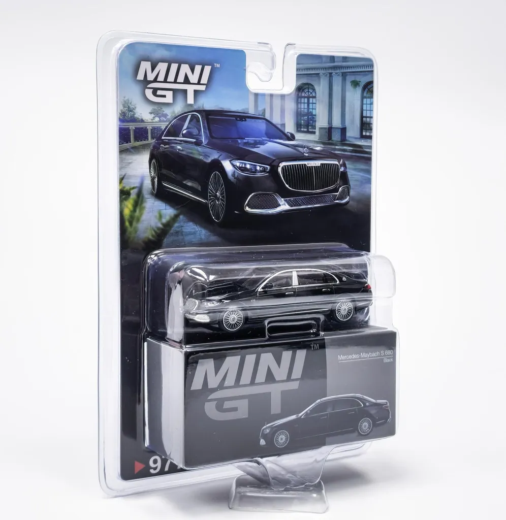Mercedes-Maybach S 680 Noire Mini GT 1:64 - Mini précise et robuste