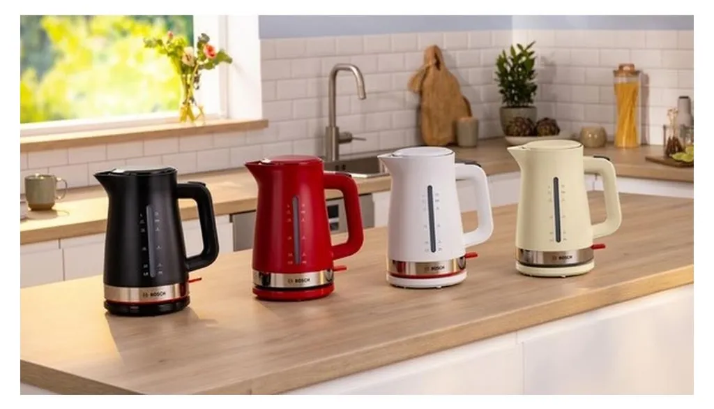 Bouilloire rapide 2400W Bosch TWK4M223 Noir avec triple sécurité d'arrêt