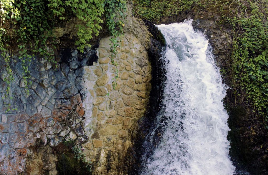 hansepuzzle 35899 - Kleiner Wasserfall Puzzle, 500 Teile, Reisen, 46,0 x 30,0cm mit hochwertiger Aufbewahrung, Kartonbox & Beutel