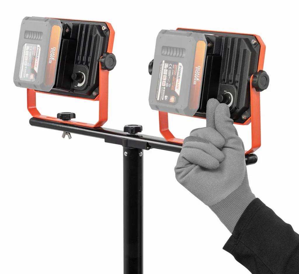 Projecteur hybride 20+220V Powerplus Argent avec trépied ajustable - 11