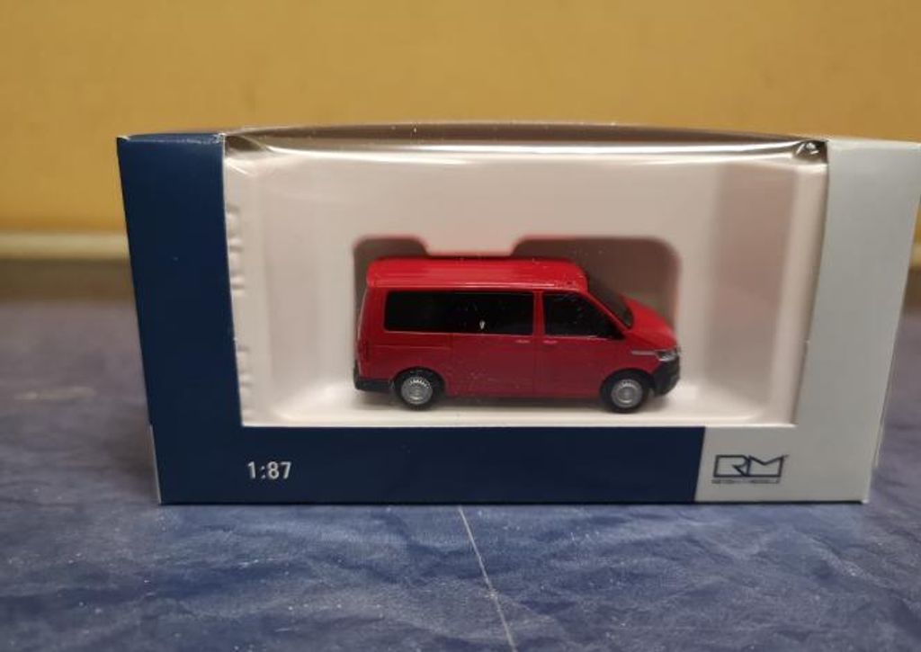 Rietze VW T6.1 Bus KR kirschrot 11686