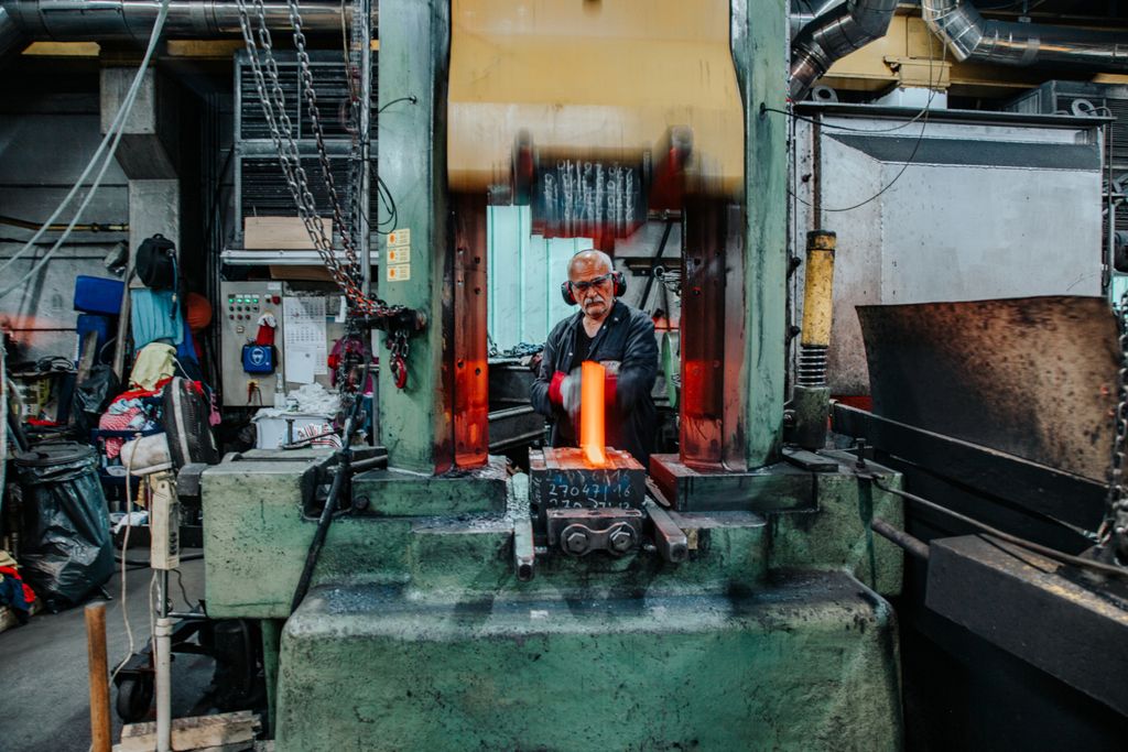 Tischideen & Ambiente Ergo Line Smoked Oak Schinken/Universalmesser 16 cm