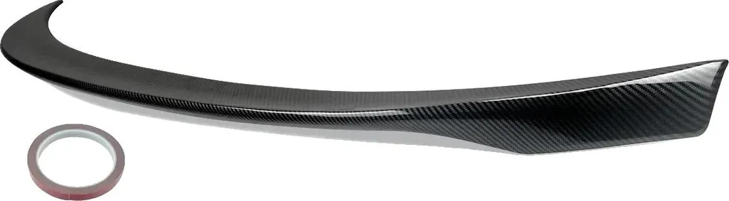 Spoiler de coffre look carbone pour améliorer le style de votre auto