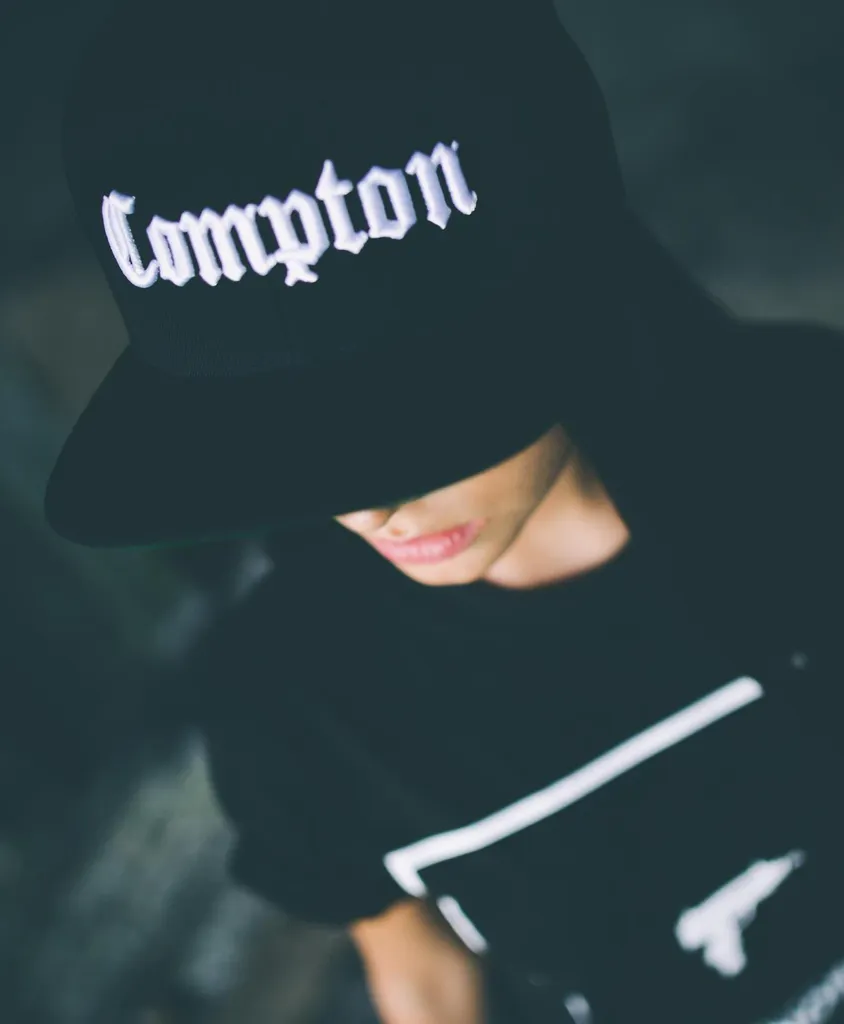Mister Tee MT271 Compton Snapback Casquette Unie Noire Taille Unique