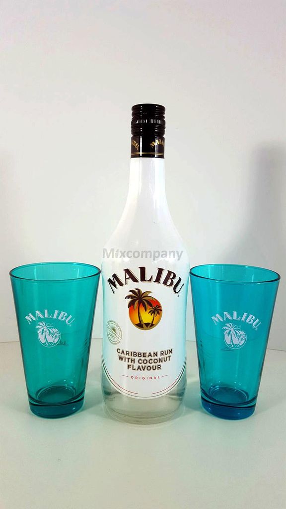 Malibu Caribbean Rum/Likör 0,7l 700ml (21% Vol) + 2x Gläser 2cl geeicht , Hellblau