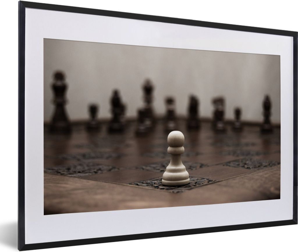 MuchoWow Gerahmtes Poster Weiß verliert mit Schach 60x40 cm - Poster mit Schwarzem Bilderrahmen Wandposter Rahmen Foto Bilder - Schlafzimmer - P...