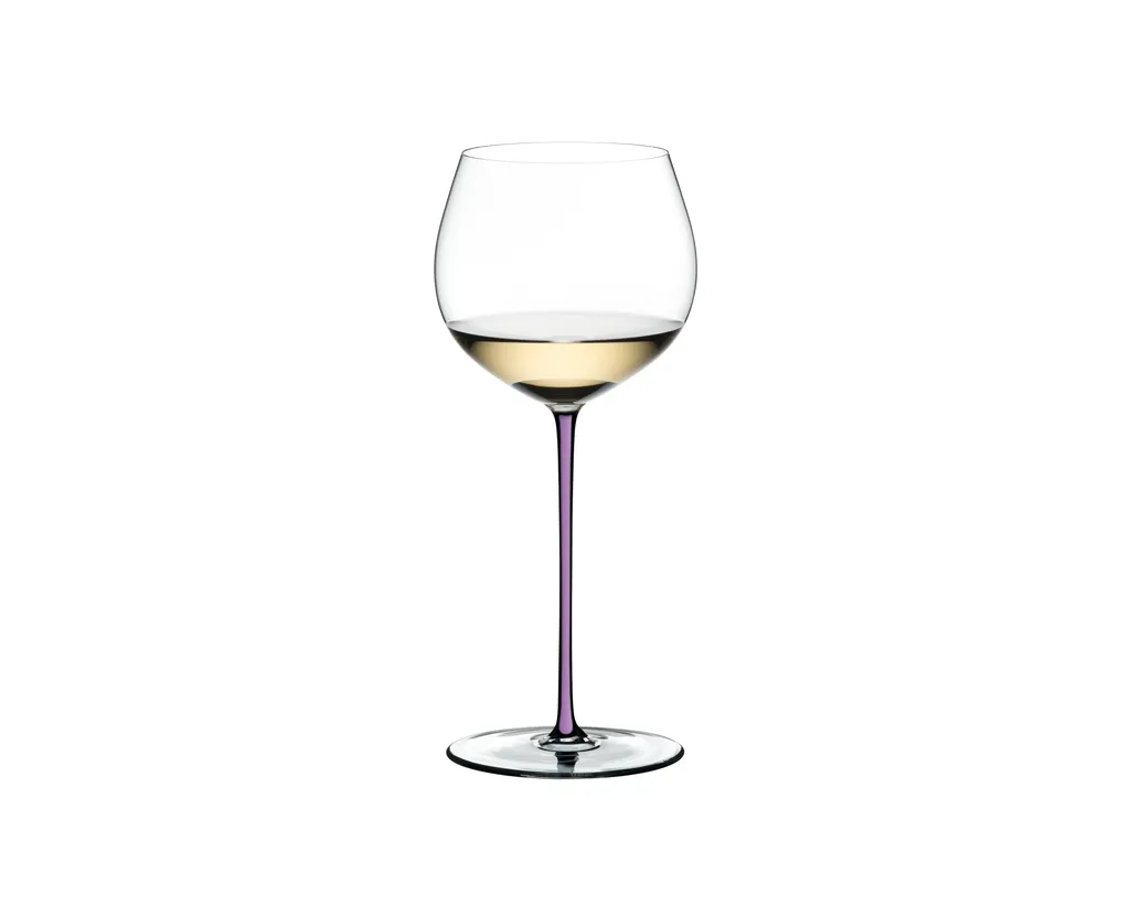 Riedel Fatto A Mano: Il Fascino del Viola per lo Chardonnay