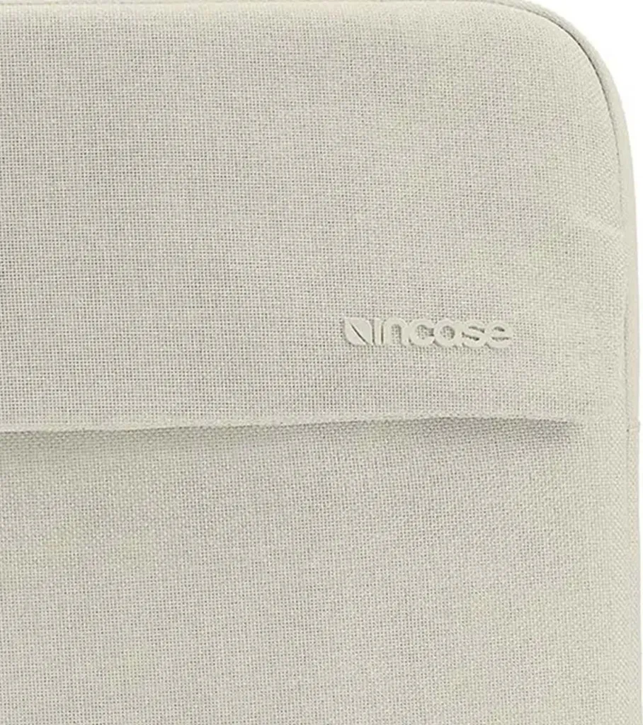 Étui de Protection MacBook 16 Incase Crosstown Noir en Tissu Rembourré