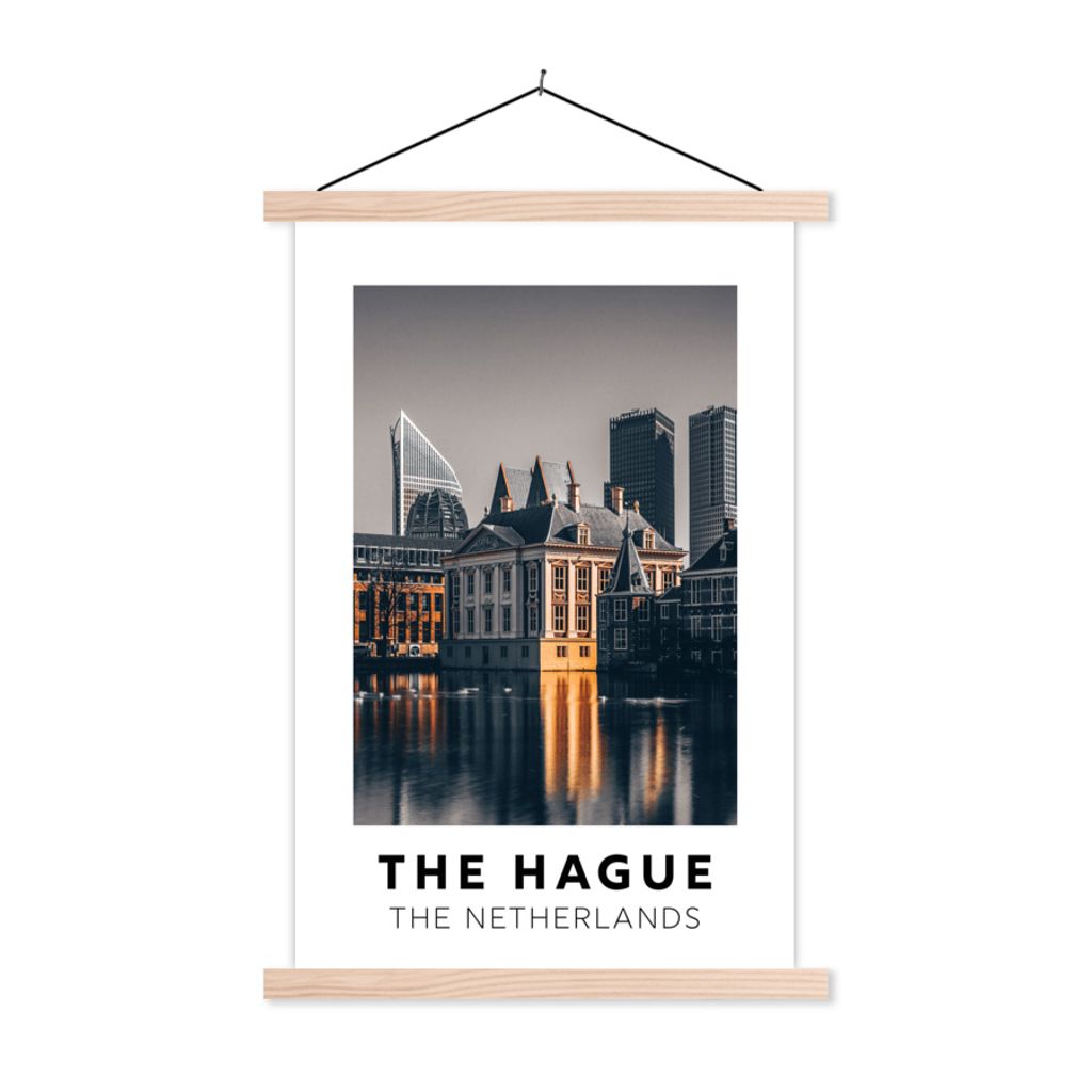 MuchoWow Textilposter Niederlande - Den Haag - Architektur - Wasser 120x180 cm mit holzfarbenen Rahmen - Textil-Plakat