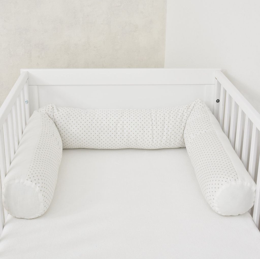 Baby-Delux Bettschlange 180cm Nestchenschlange für Baby Bettumrandung Babybettschlange Baumwolle Sterne Weiß Beige