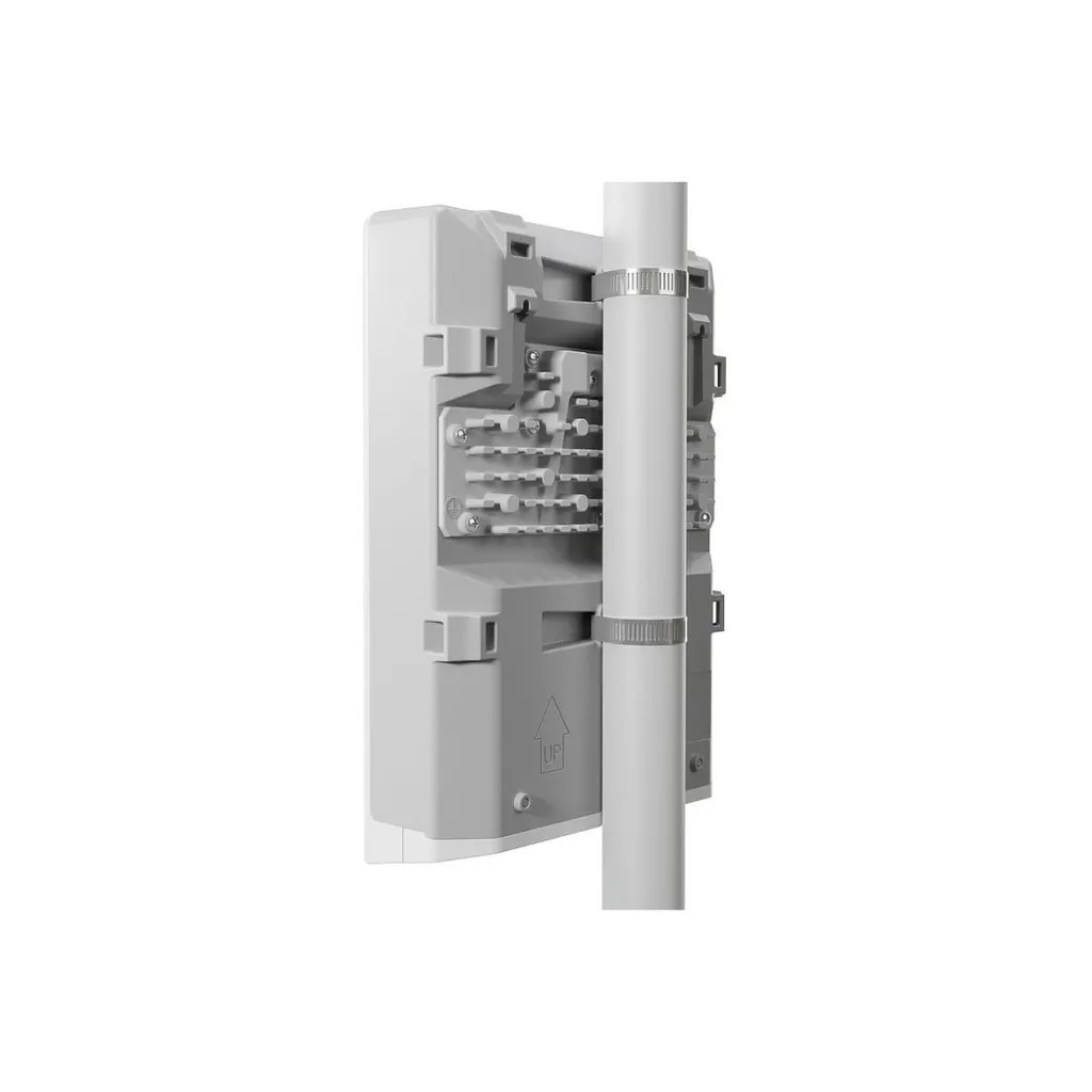 Switch Mikrotik netPower 16P CRS318-16P-2S+OUT extérieur performant