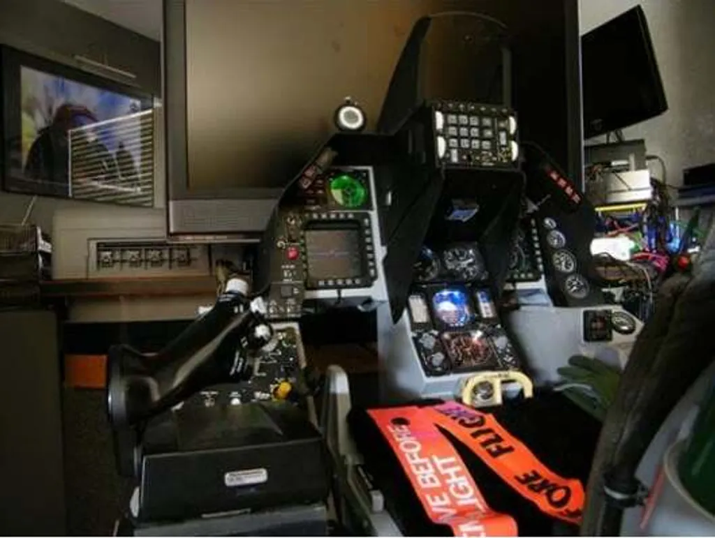 Thrustmaster MFD Cougar avec 48 boutons programmables et port USB - 27