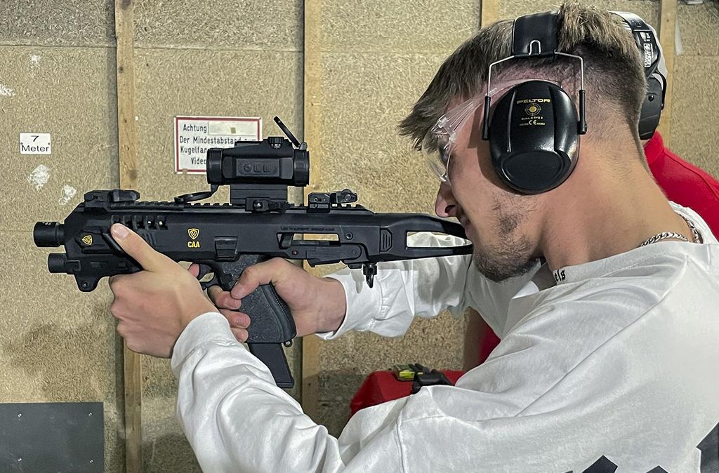Jochen Schweizer Schnupperschießen München (1,5 Std.); Erlebnis verschenken oder selbst erleben; Gutschein gültig für 1 Person Gruppengröße:...
