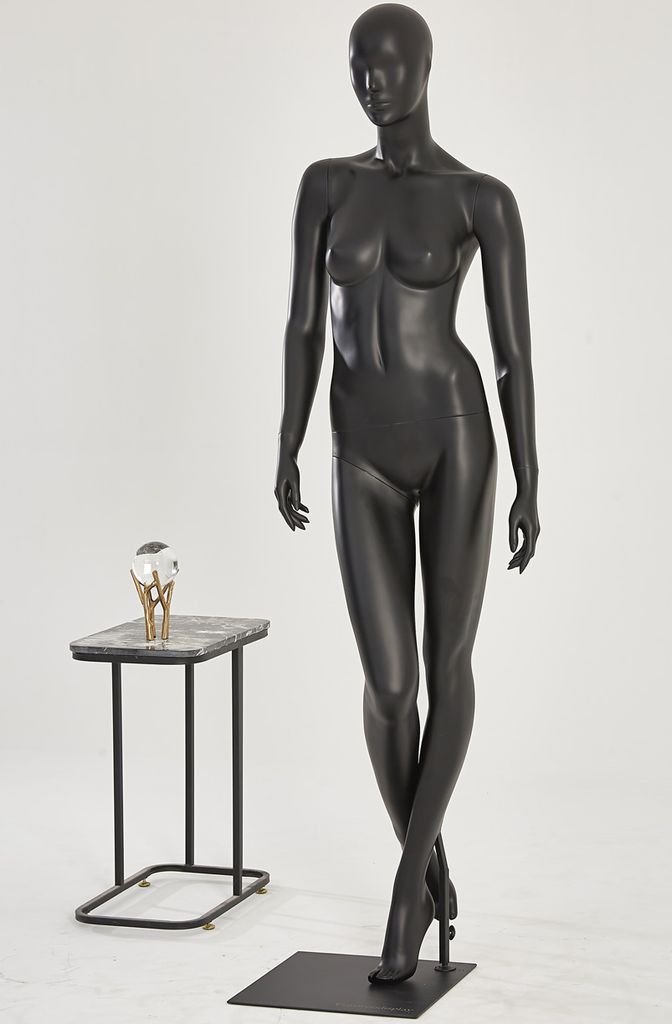 Schaufensterpuppe F25-8 Schwarz Frau stehend schwarz matt lackiert Nase Mund geformt Schick und Elegant Hochwertig