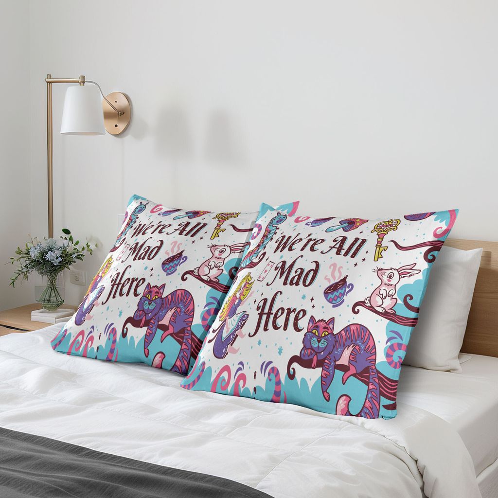 ABAKUHAUS Alice im Wunderland Kissenbezug Packung mit 2, Wir sind alle verrückt hier Zitat mit Caterpillar White Rabbit Cheshire Cat, Dekorativer ...