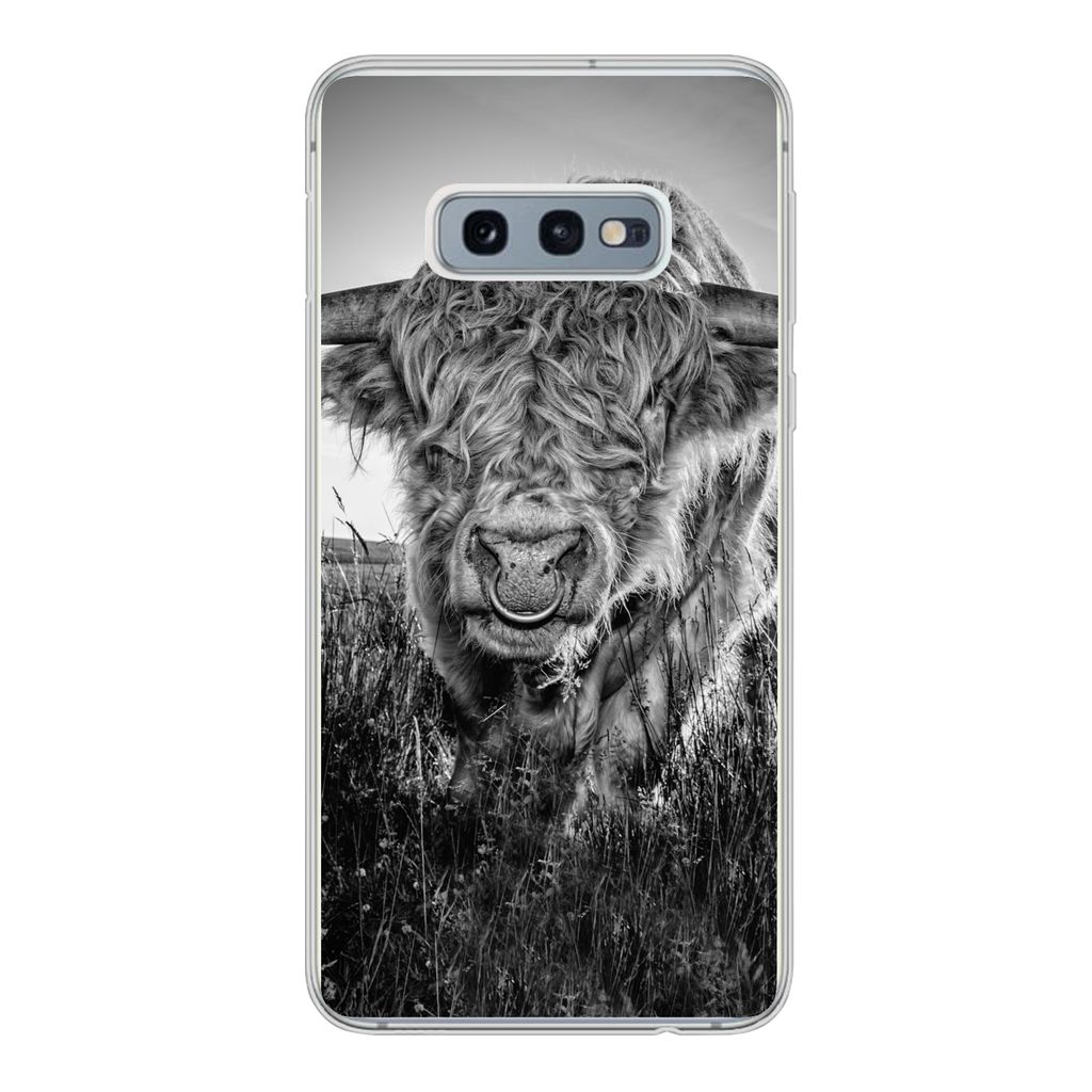 MuchoWow Handyhülle Schutzhülle Hülle für Samsung Galaxy S10e Schottischer Highlander - Schwarz und Weiß Silikon Softcase Handy Hülle - Handy