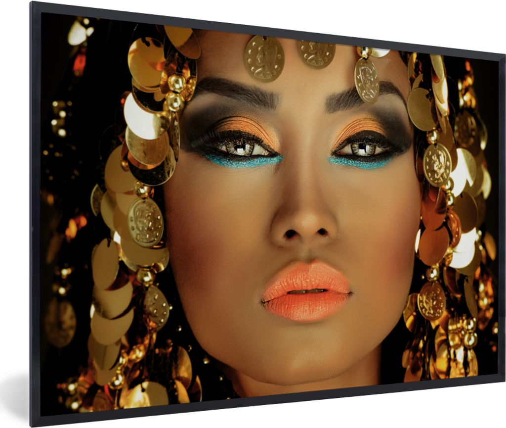 MuchoWow Gerahmtes Poster Frau - Kleopatra - Gold - Schmuck - Make-up - Luxus 30x20 cm - Poster mit Schwarzem Bilderrahmen Wandposter Rahmen Foto...