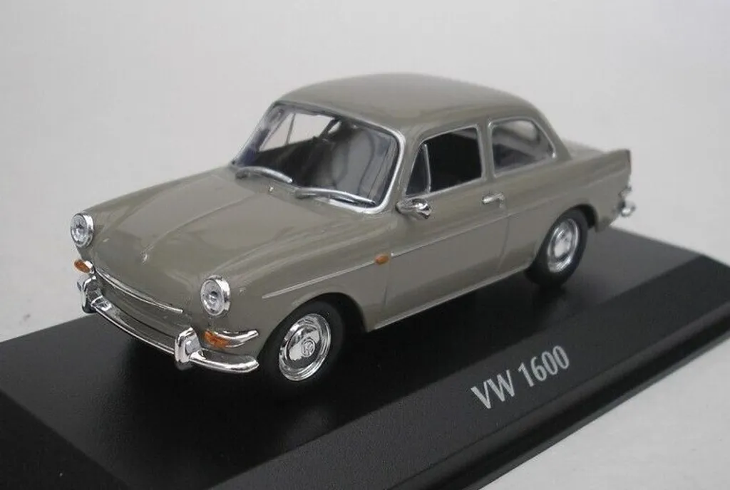 VW 1600 1966 MaXichamps 1:43 : Une Miniature de Collection Sans Défaut