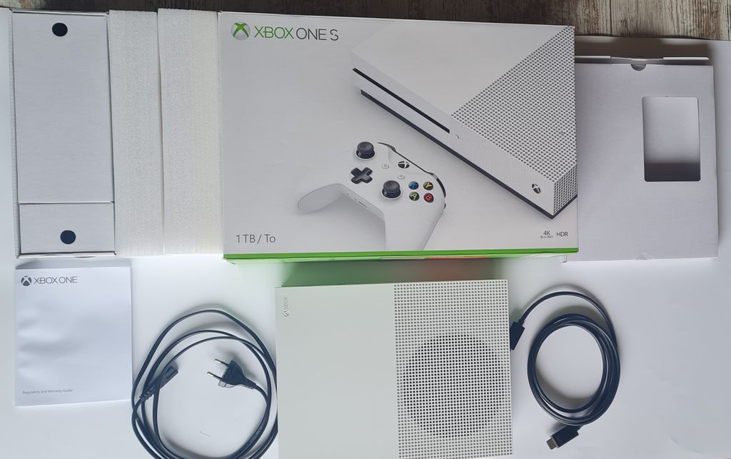 Microsoft Xbox One S 1TB Home Console White Kaufland.cz