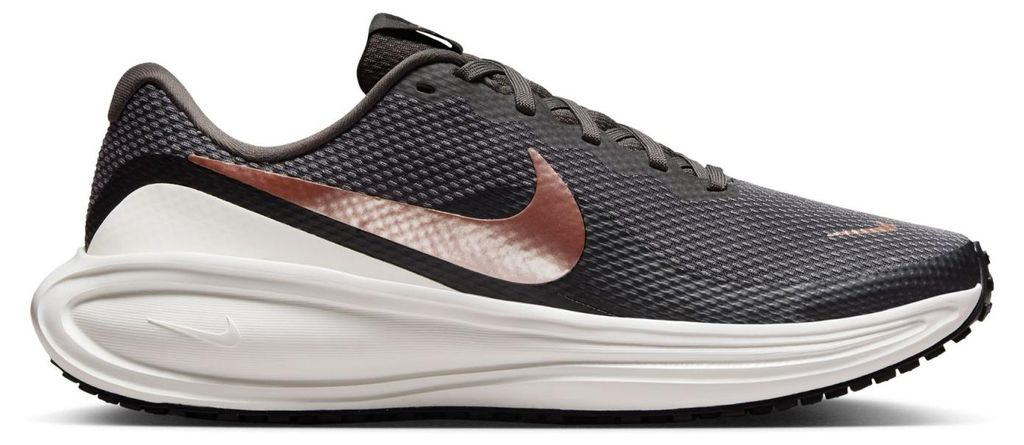 Nike Revolution 8