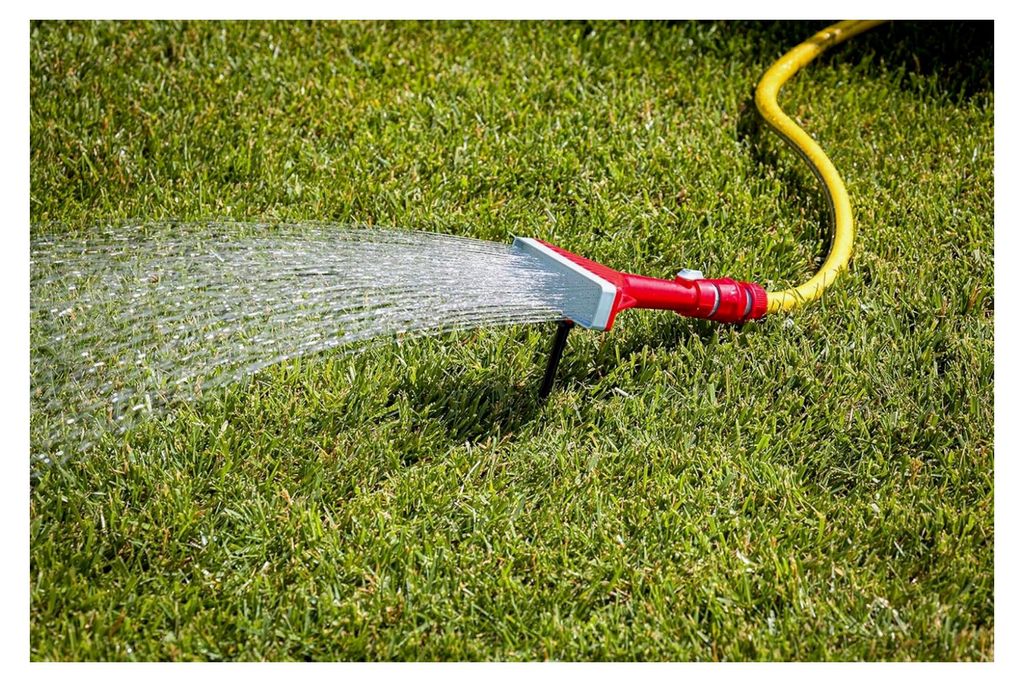 Bewässerung rechteckig mit Wasserhahn